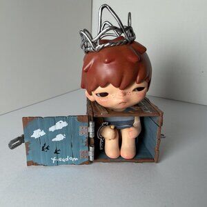 Hirono “Echo” series figure - Breakout Plan - Pop Mart